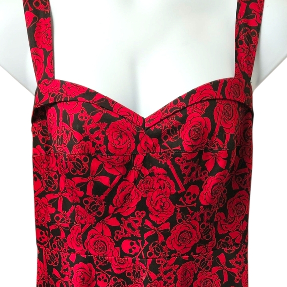 TORRID Plus Size Unique gothic Retro Chic Red Roses, Skulls, Gothic midi dress - Picture 4 of 16